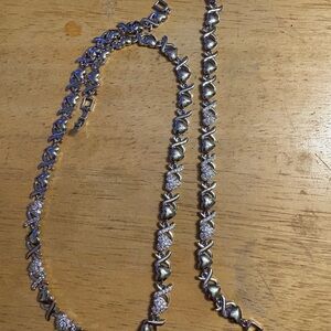 Elegant Silver Hugs and Kisses Women's Jewelry Set.